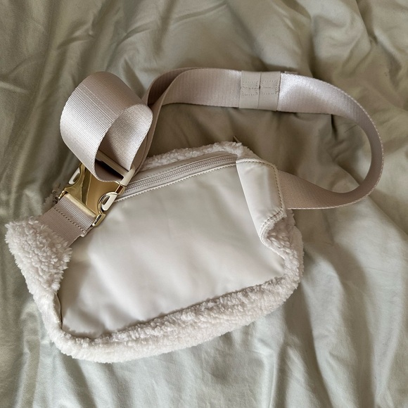 LULULEMON BAG - Picture 2 of 3